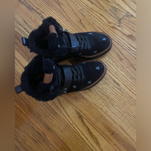 Coach Shearling Snowboots - Picture 1 of 2